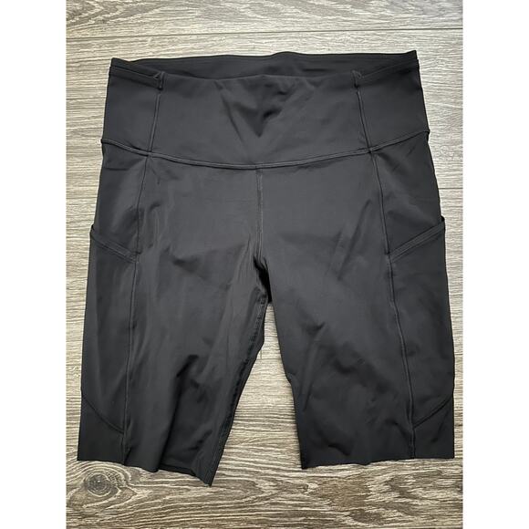 Lululemon Fast and Free Short 10" *Cool Black size 10 - Picture 1 of 10